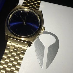 “Time Teller” Nixon watch